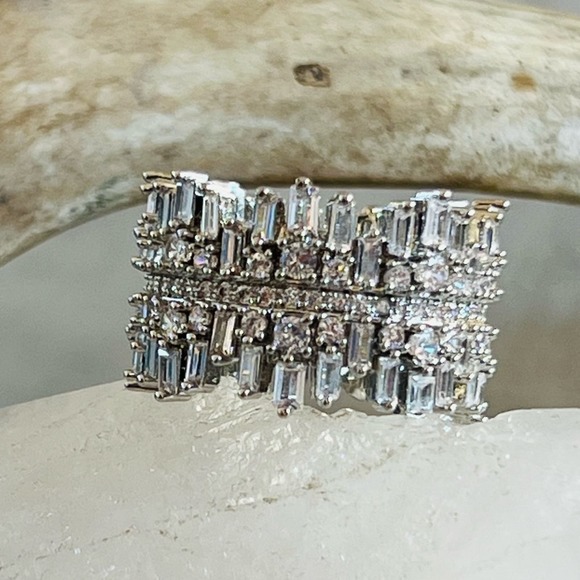 Tipsy's Favorite Brutalist CZ Ring 11 NEW - Picture 1 of 9